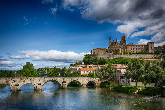 Beziers - die Kathedrale St. Nazaire über dem Fluss Orb